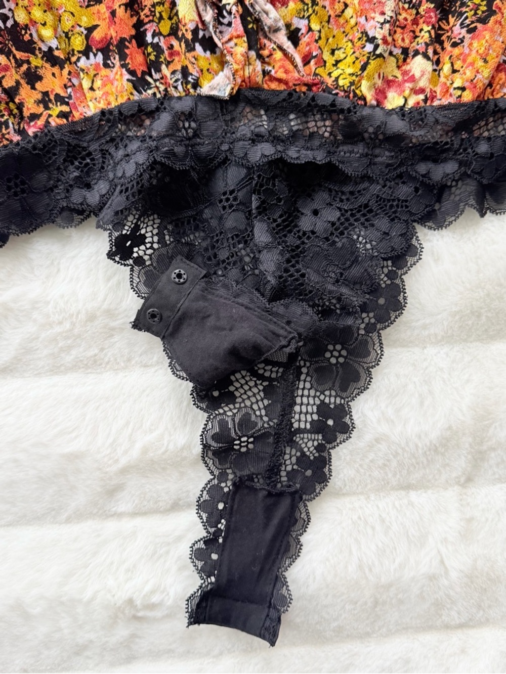 Free People Intimately Floral Bodysuit Boho Ruffle Bell Sleeve V Neck Size S - Picture 7 of 12